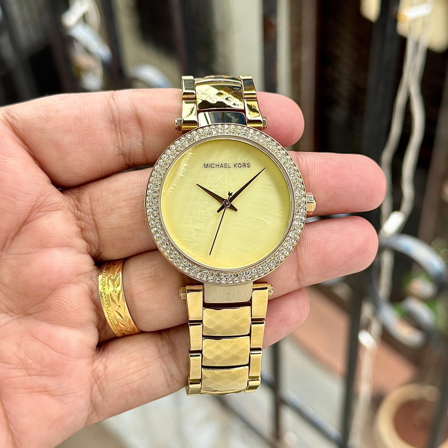 MICHAEL KORS DARCI MK6425 – PURE GOLDEN ELEGANCE FOR HER