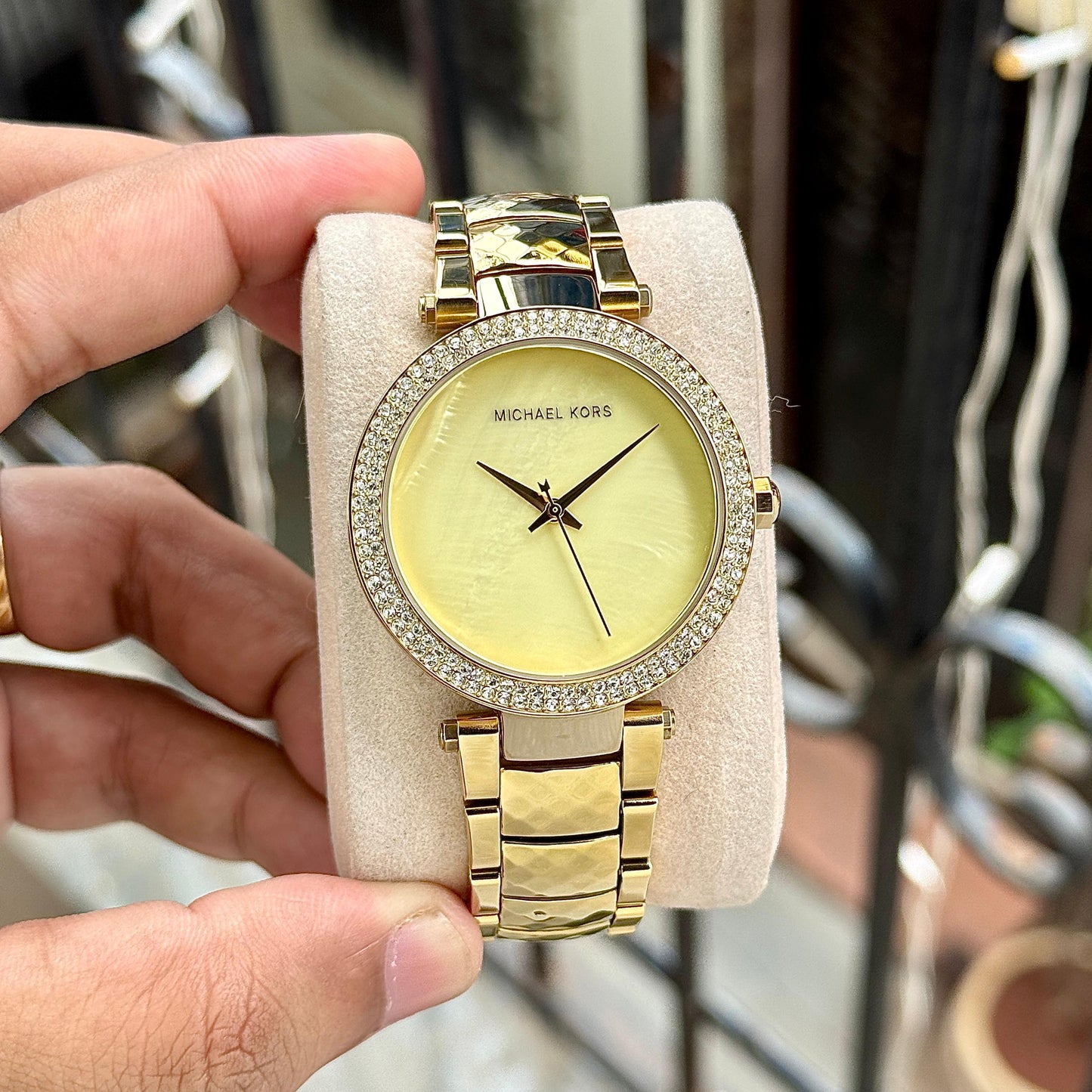 MICHAEL KORS DARCI MK6425 – PURE GOLDEN ELEGANCE FOR HER